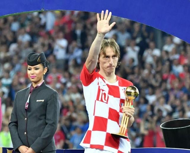 阿森纳3-1完胜拜仁，五档次差距尽显，欧冠小组赛掀翻对手（欧冠小组赛：阿森纳3-1击溃拜仁，实力鸿沟一览无遗）