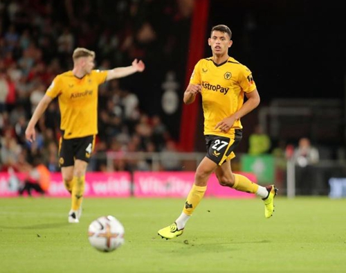 卡拉布里亚谈离开米兰：真的很难接受，不想和某些人打交道了（卡拉布里亚谈告别米兰：难以接受，不愿再与某些人周旋）