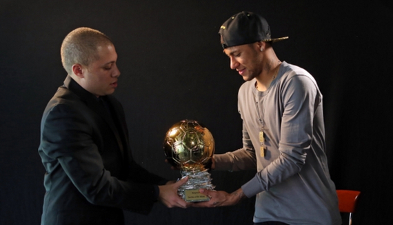 记者：埃斯特旺已抵达伦敦，周一将跟随切尔西训练