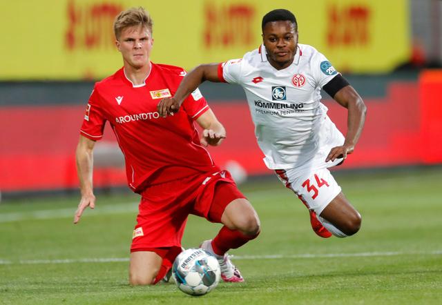 近15年谷歌每年搜索量最高球员：C罗10次断崖领先，梅西仅1次