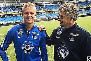 沈阳体育学院教师兼运动员徐梦桃夺得2025-2026赛季自由式滑雪空中技巧世界杯首金