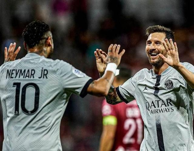 16岁的天空：多特蒙德超新星阿尔伯特本轮青年欧冠集锦（16岁锋芒毕露：多特超新星阿尔伯特青年欧冠本轮高光集锦）