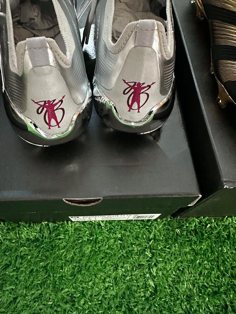 大混战！德比赛后，桑德兰与纽卡球迷在一酒吧群殴，桌椅乱飞（德比余波失控：桑德兰与纽卡球迷酒吧爆发群殴，桌椅满天飞）