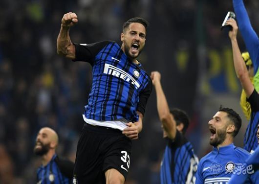 世体：维尼修斯飞往迪拜享受圣诞假期，12月29日恢复训练（世体：维尼修斯赴迪拜度圣诞，预计12月29日恢复训练）