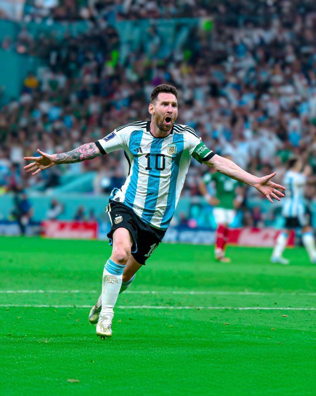 每体：杰拉德·马丁在左中卫上的表现，比其当左后卫时更亮眼