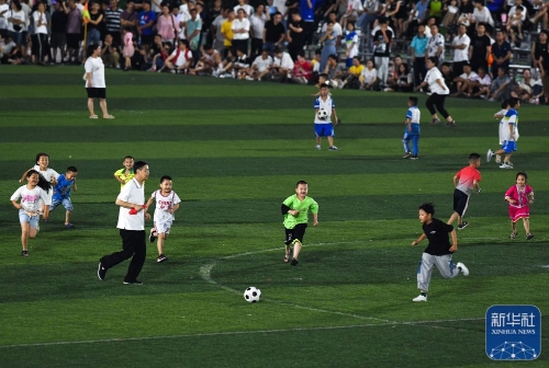 穆帅：我坚信我们还没出局；今天裁判很有风格但水平不高（穆里尼奥：我相信我们尚未出局；今日裁判颇有风格但水平一般）