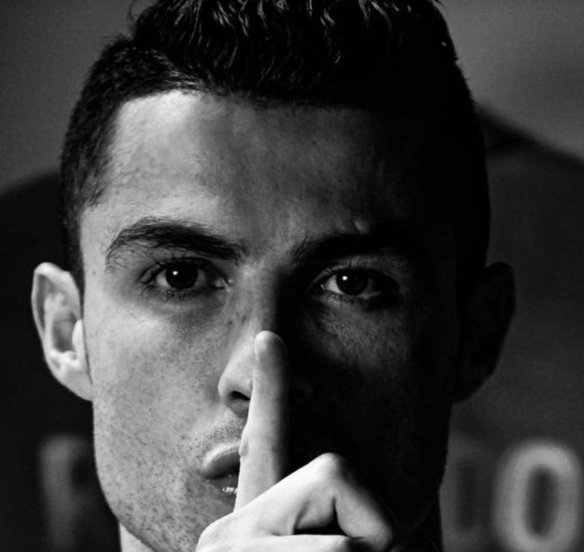 埃基蒂克成为西塞后首位为利物浦单场联赛打入2球的法国球员