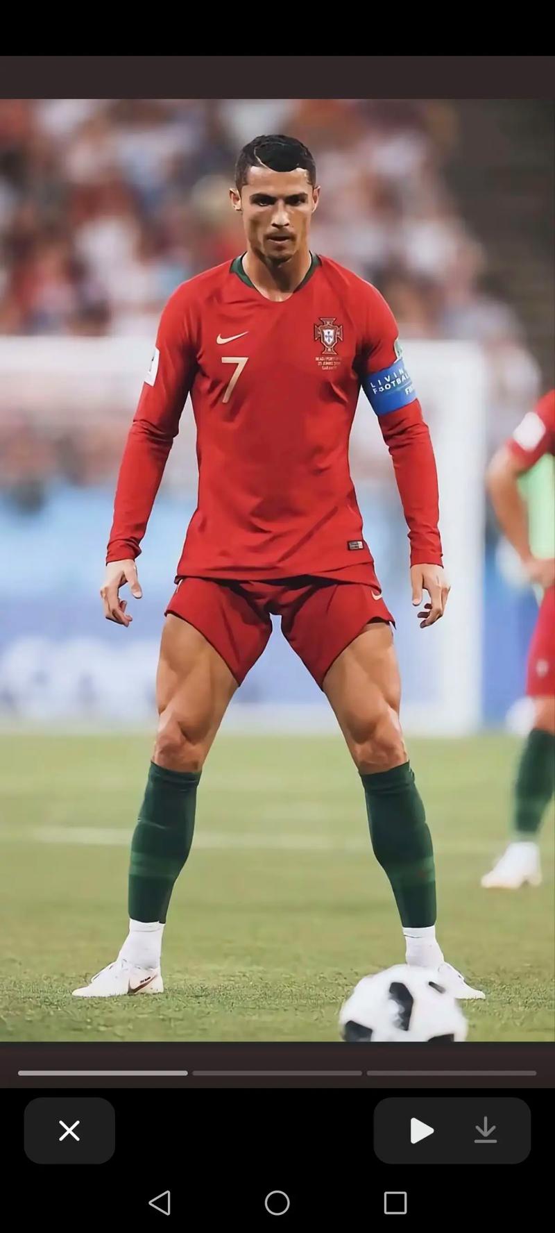 U22国足力克韩国U22，球迷在球员谢场时高喊“雄起”